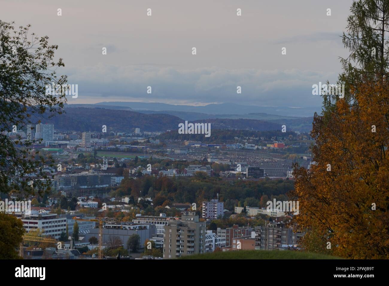 Limmatal in der Schweiz Panoramablick im Herbst. Stockfoto