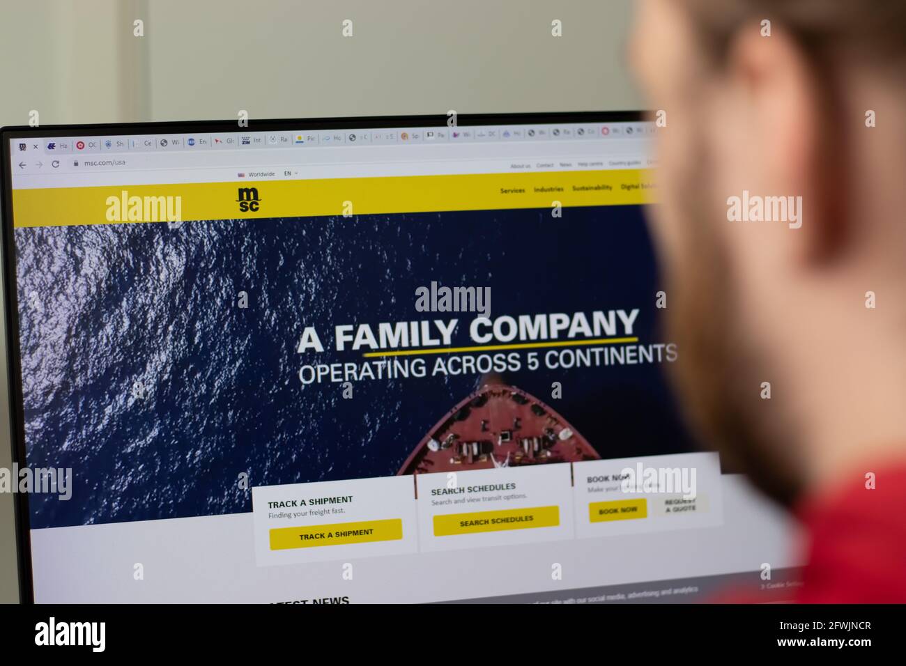 New York, USA - 1. Mai 2021: Mediterranean Shipping Company MSC-Unternehmenswebsite mit Logo auf dem Bildschirm, illustratives Editorial Stockfoto