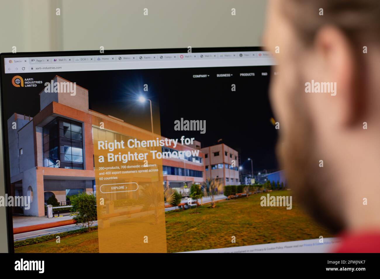 New York, USA - 1. Mai 2021: Aarti Industries Unternehmenswebsite mit Logo auf dem Bildschirm, illustrative redaktionelle Darstellung Stockfoto