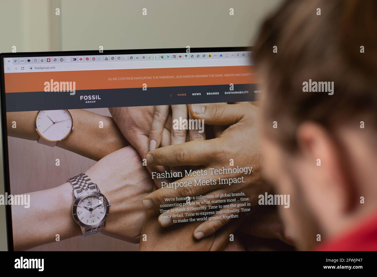 New York, USA - 1. Mai 2021: Website des Unternehmens Fossil Group mit Logo auf dem Bildschirm, illustratives Editorial Stockfoto