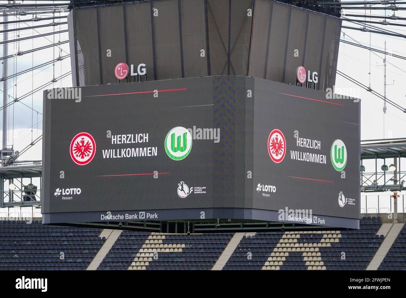 Frankfurt, Deutschland. Mai 2021. Spielstand im Stadion Deutsche Bank Park  vor dem Spiel der Flyeralarm Frauen-Bundesliga zwischen Eintracht Frankfurt  und VfL Wolfsburg im Deutsche Bank Park in Frankfurt. Kredit: SPP Sport  Pressefoto. /