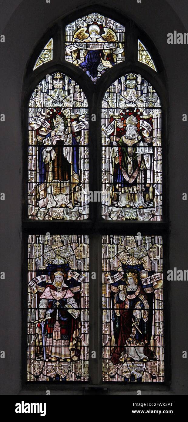 Buntglasfenster von Percy Bacon & Brothers mit Darstellung von SS Bernius, Aldhelm, Alfred dem Großen und König Edward dem Märtyrer, Lady St. Mary Church, Wareh Stockfoto
