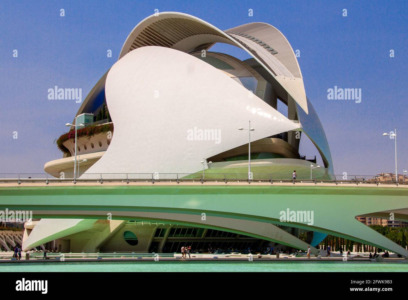 Valencia, Spanien, 26. Juli 2016. Spanien, Valencia, Stadt der Künste und Wissenschaften. Der Reina Sofía Palast der Künste oder das Opernhaus von Valencia Stockfoto