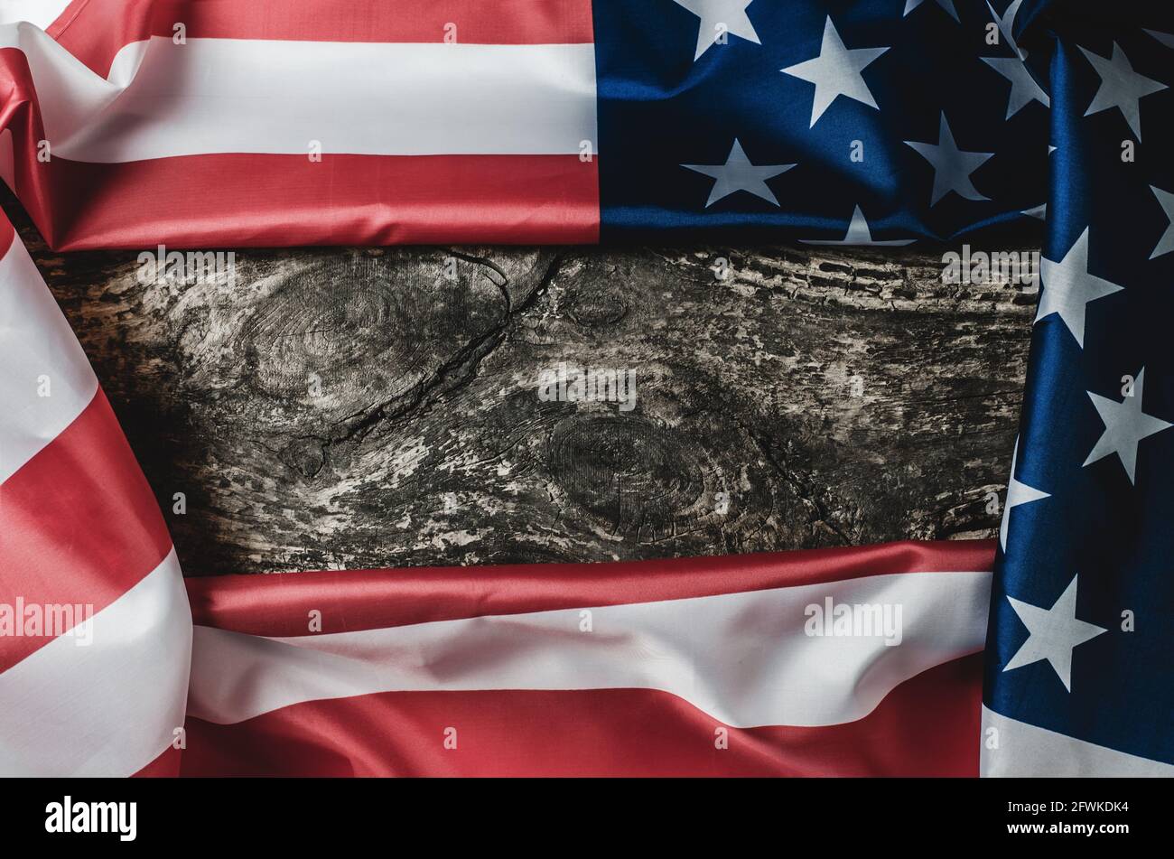 Amerikanische Flagge auf einem alten Holzhintergrund. Vorlage für American Independence Day, Memorial Day oder President's Day Stockfoto