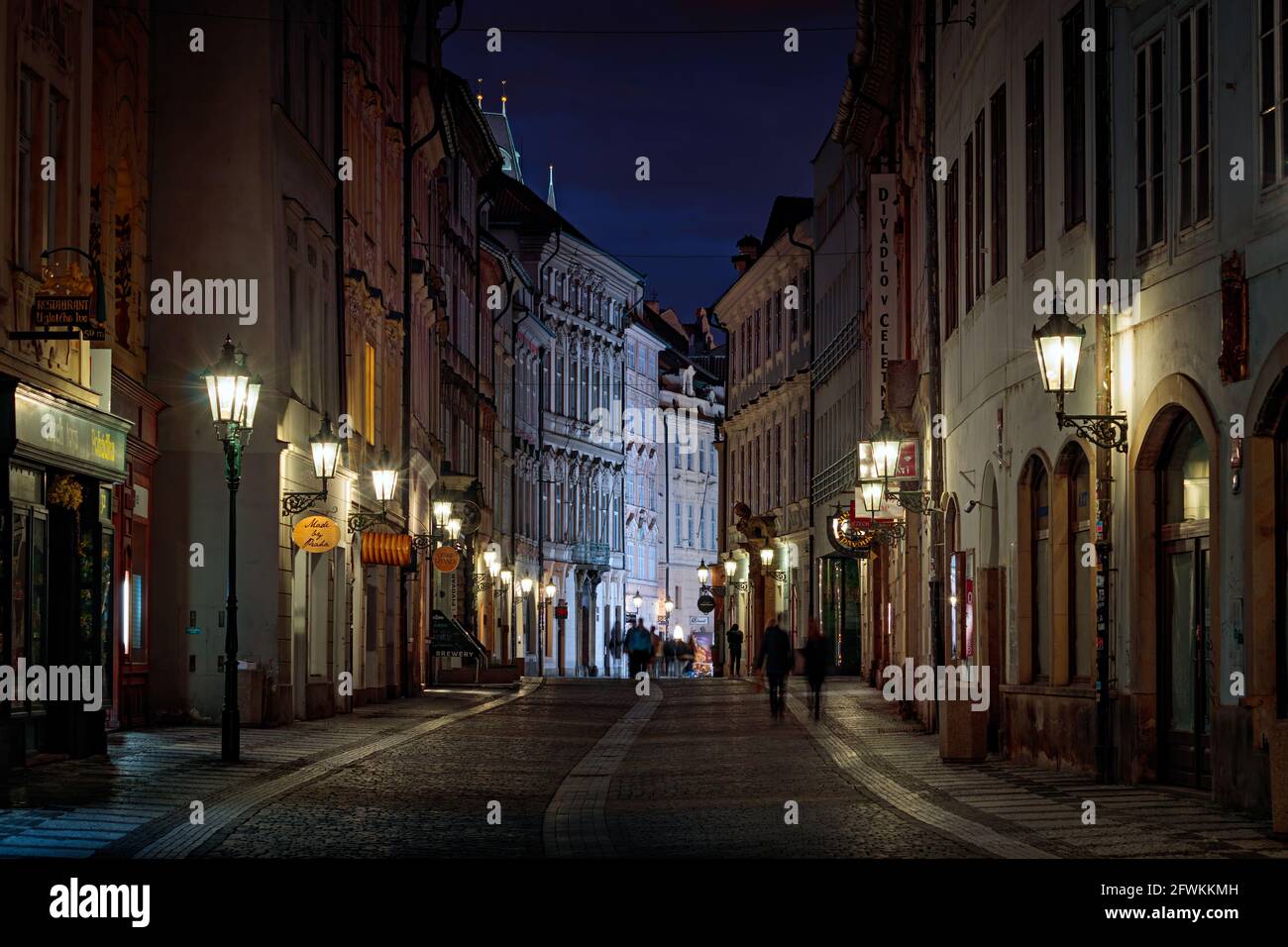 Celetna Straße bei Nacht, Prag, Tschechische Republik Stockfoto