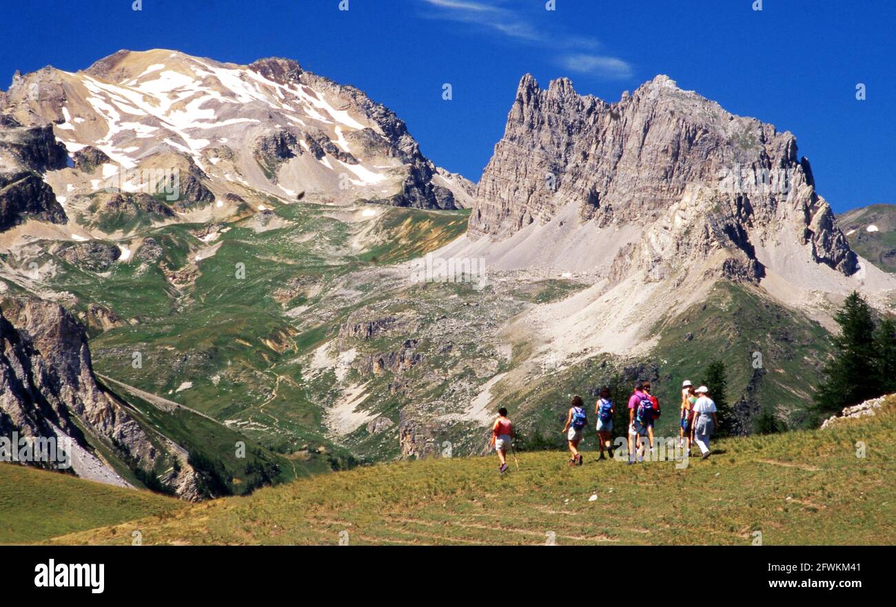 Panorama dal lago di Thures verso il Monte Thabor in Valle Stretta Stockfoto