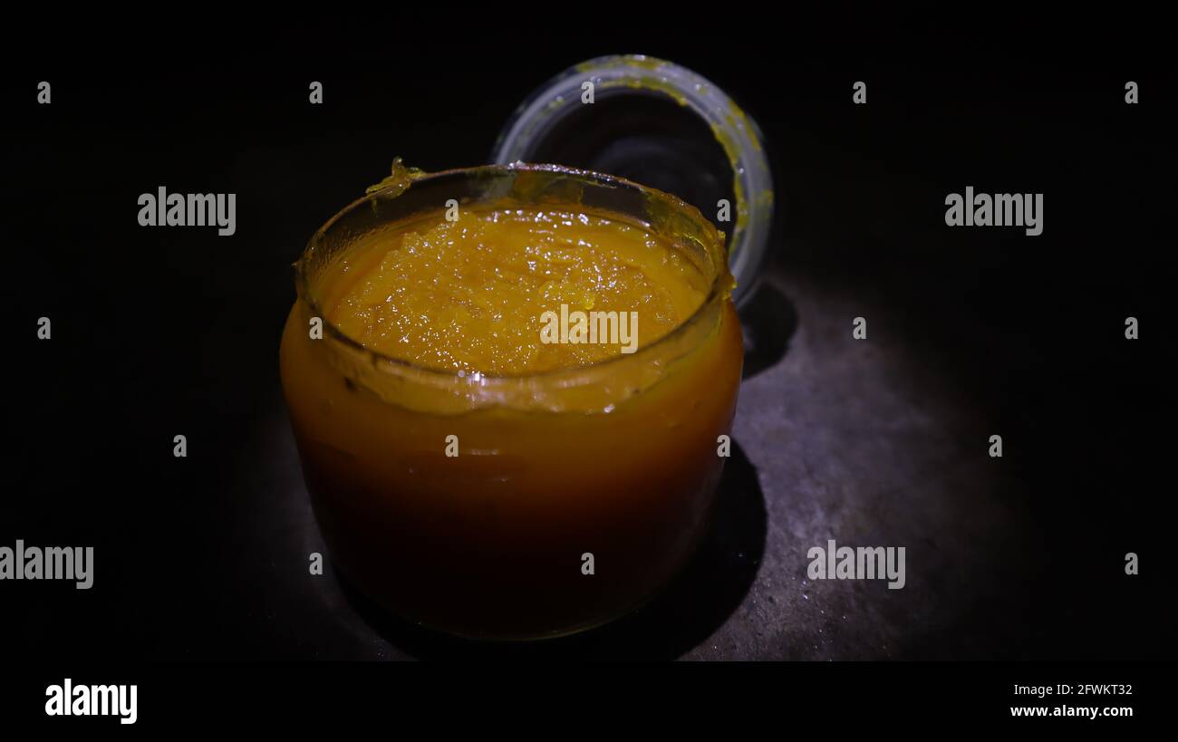 Gelbe marmelade -Fotos und -Bildmaterial in hoher Auflösung – Alamy
