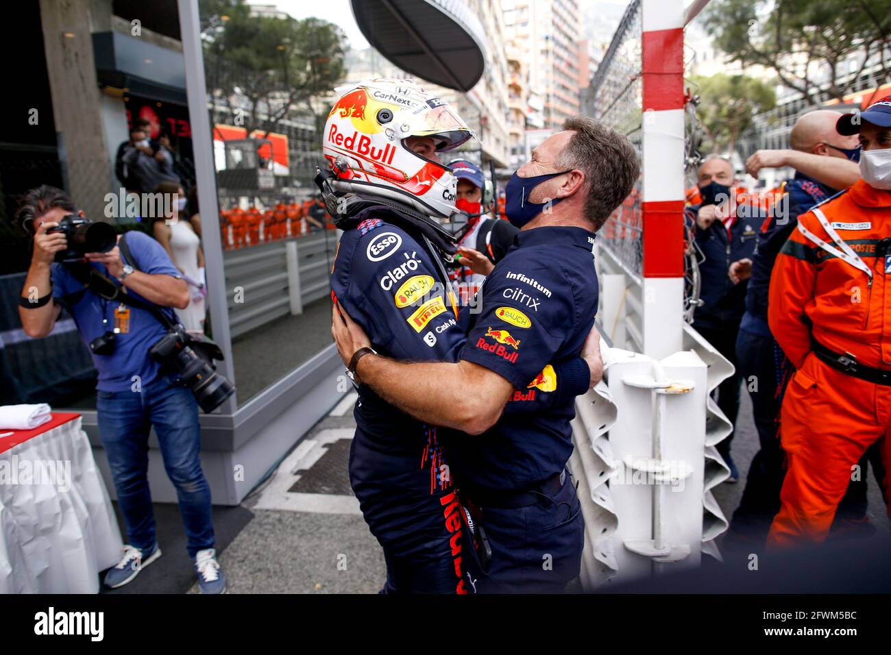 Monte Carlo Monaco Mai 21 33 Max Verstappen Ned Red Bull Racing Christian Horner Gbr Red Bull Racing F1 Grand Prix Von Monaco Auf Dem Circuit De Monaco Am 23 Mai 21