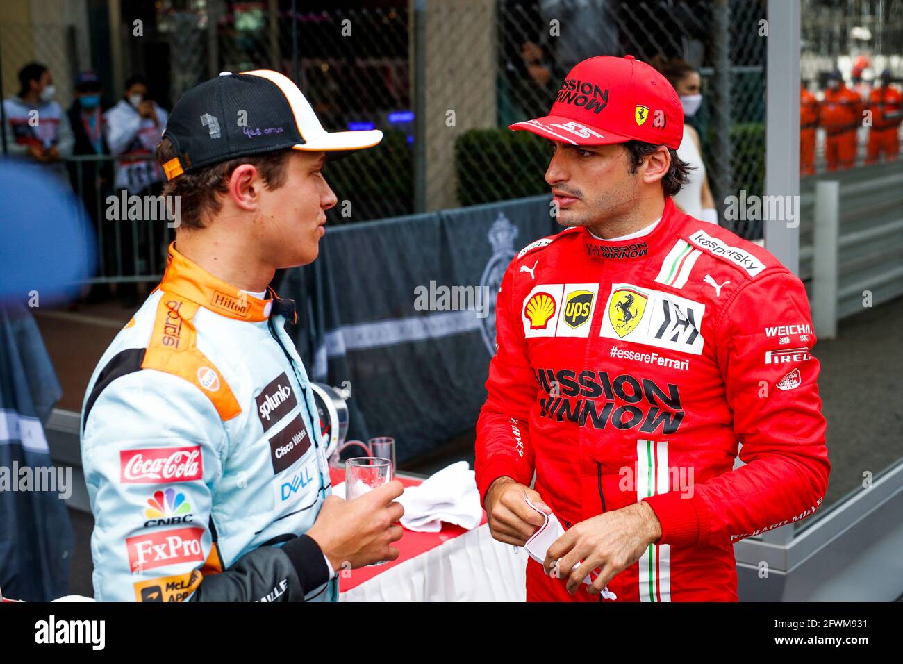 Monte-Carlo, Monaco. Mai 2021. # 4 Lando Norris (GBR, McLaren F1 Team), # 55 Carlos Sainz (ESP, Scuderia Ferrari Mission winnow), F1 Grand Prix von Monaco auf dem Circuit de Monaco am 23. Mai 2021 in Monte-Carlo, Monaco. (Foto von HOCH ZWEI) Quelle: dpa/Alamy Live News Stockfoto