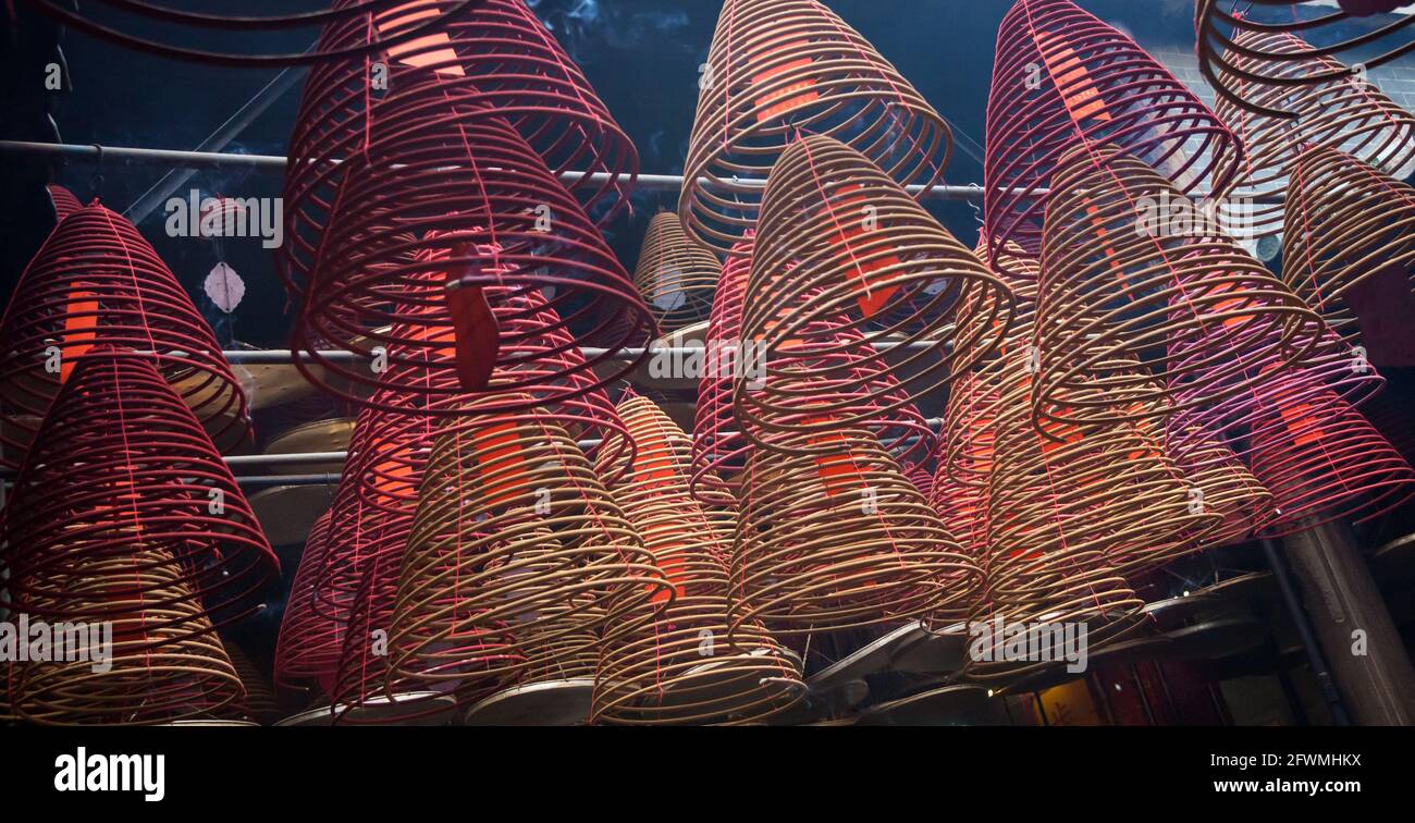 Räucherstäbchen in einem Tempel in Hong Kong, VR China Stockfoto