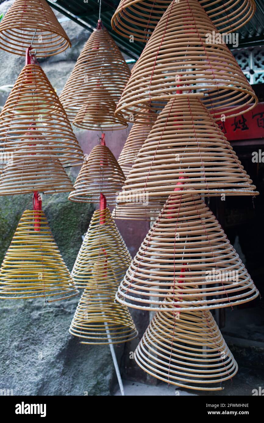 Räucherstäbchen in einem Tempel in Hong Kong, VR China Stockfoto