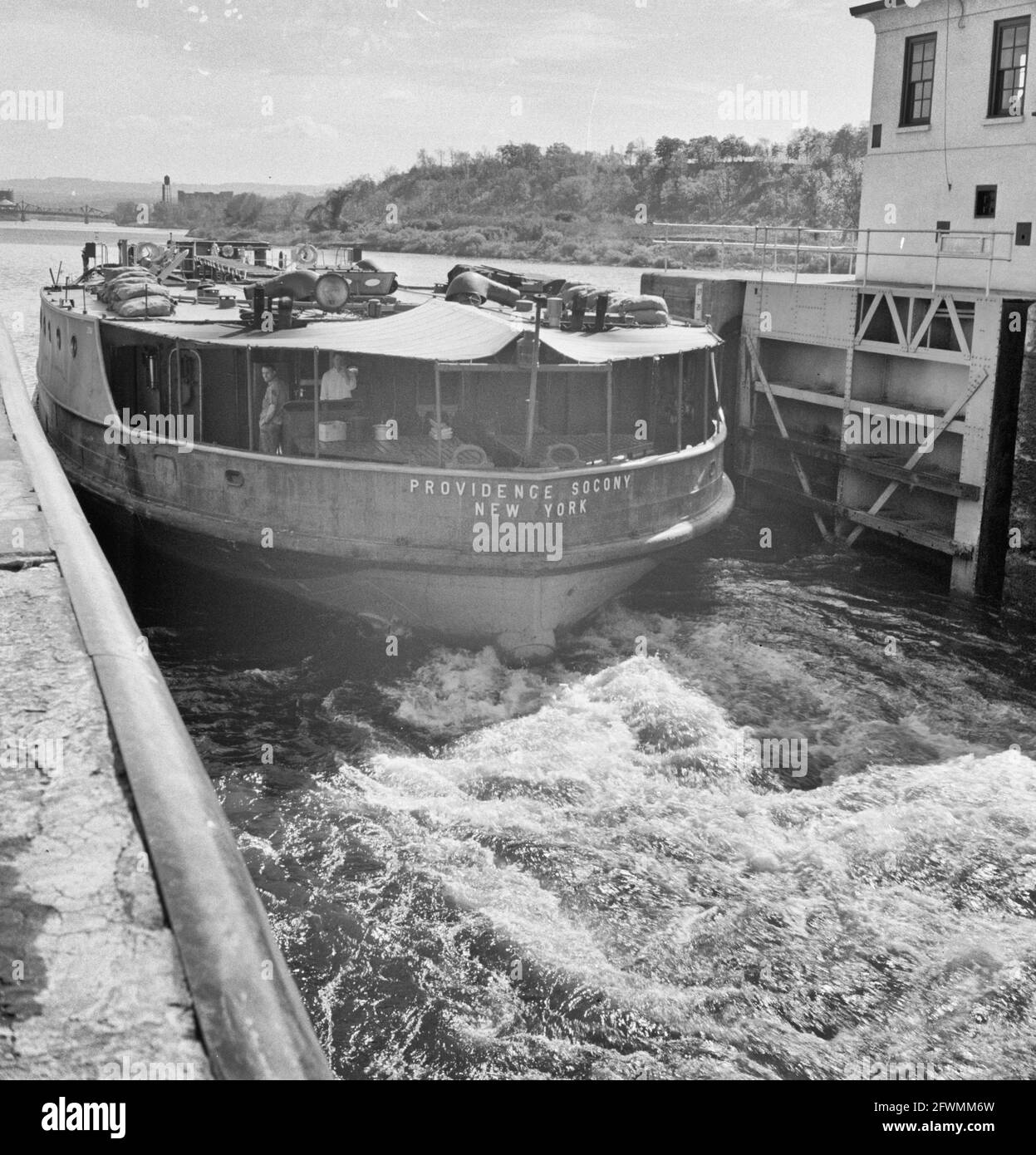 Tanker aus Lock Eleven, Erie Canal, New York, um 1941 Stockfoto