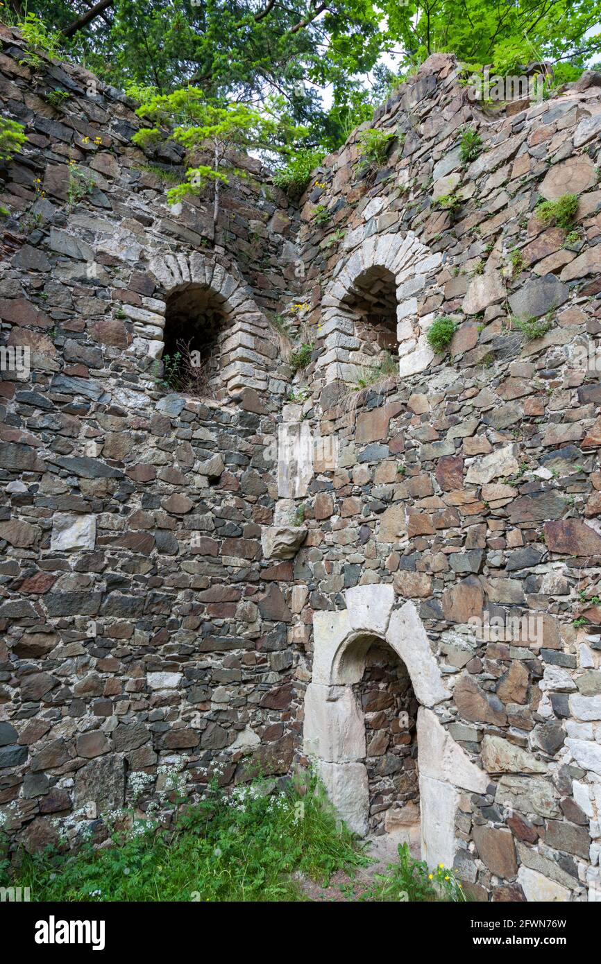 Bad Berneck ist eine Kurstadt im Landkreis Bayreuth, in Bayern, Deutschland. Fichtelgebirge.Ruinen der Walpotenburg Wallenrode, Hohenb Stockfoto