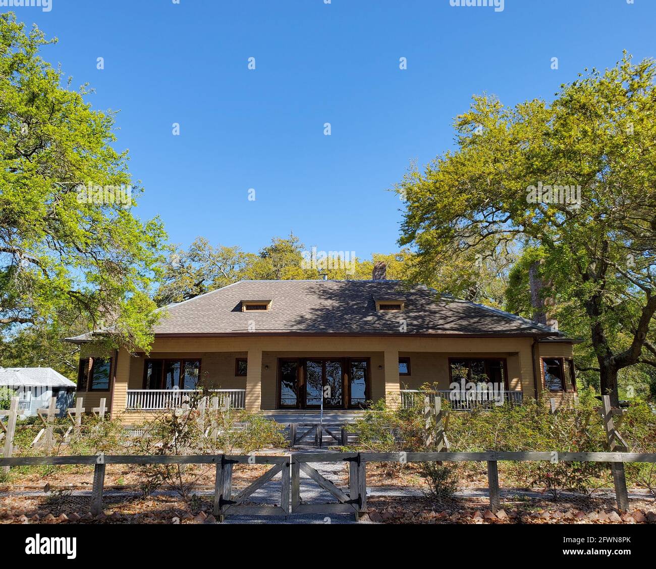 Vollständig restauriertes Charnley-Norwood House in Ocean Springs, Mississippi, von Louis Sullivan entworfen und durch den Hurrikan Katrina beschädigt. Stockfoto