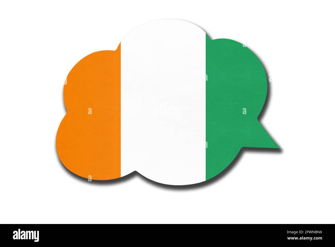 3d-Sprechblase mit isolierter Nationalflagge der Elfenbeinküste auf weißem Hintergrund. Sprechen und lernen Sie Sprache. Symbol des Landes der Elfenbeinküste. Weltkommuni Stockfoto