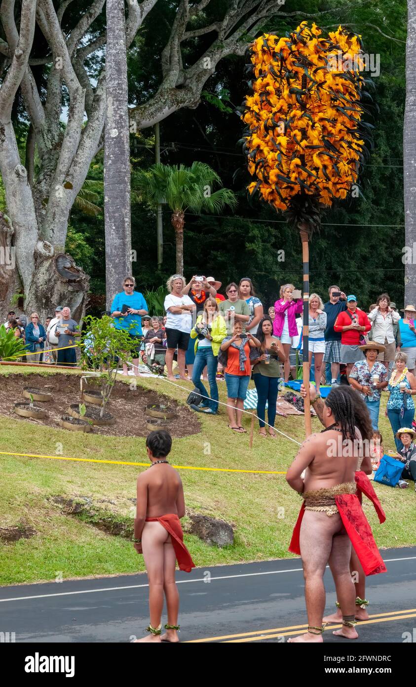Der Eröffnungssegen während der Feierlichkeiten zum König-Kamehameha-Tag in Kapa'au, Nord-Kohala, Big Island, Hawaii. Stockfoto