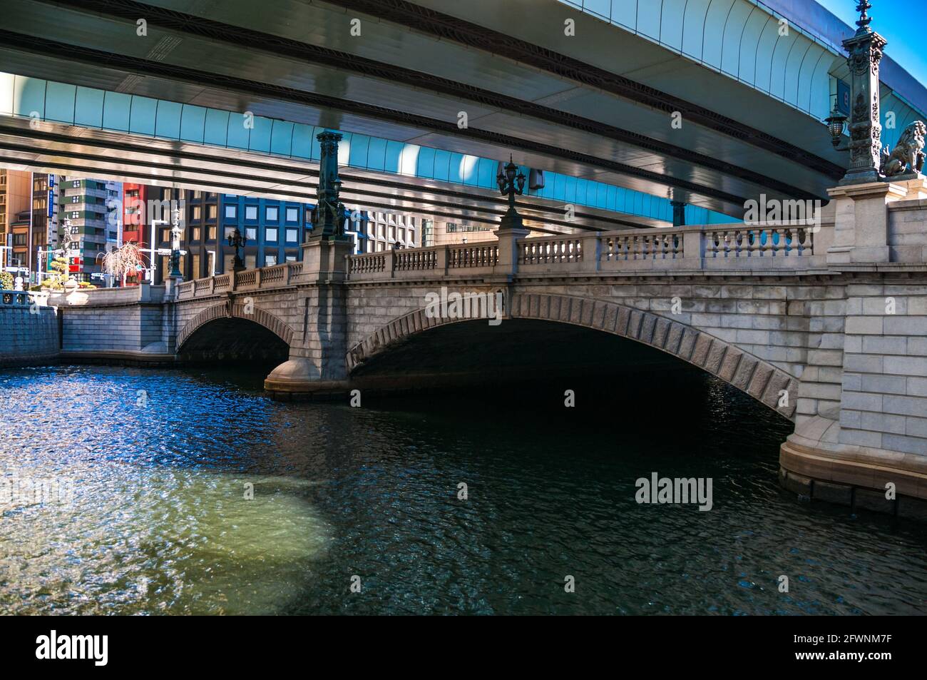 Nihonbashi das geografische Herz von Tokyo, von dem aus alle Entfernungen gemessen werden. Wörtlich bedeutet es Japan Bridge und die aktuelle Steinerne Brücke Termine b Stockfoto