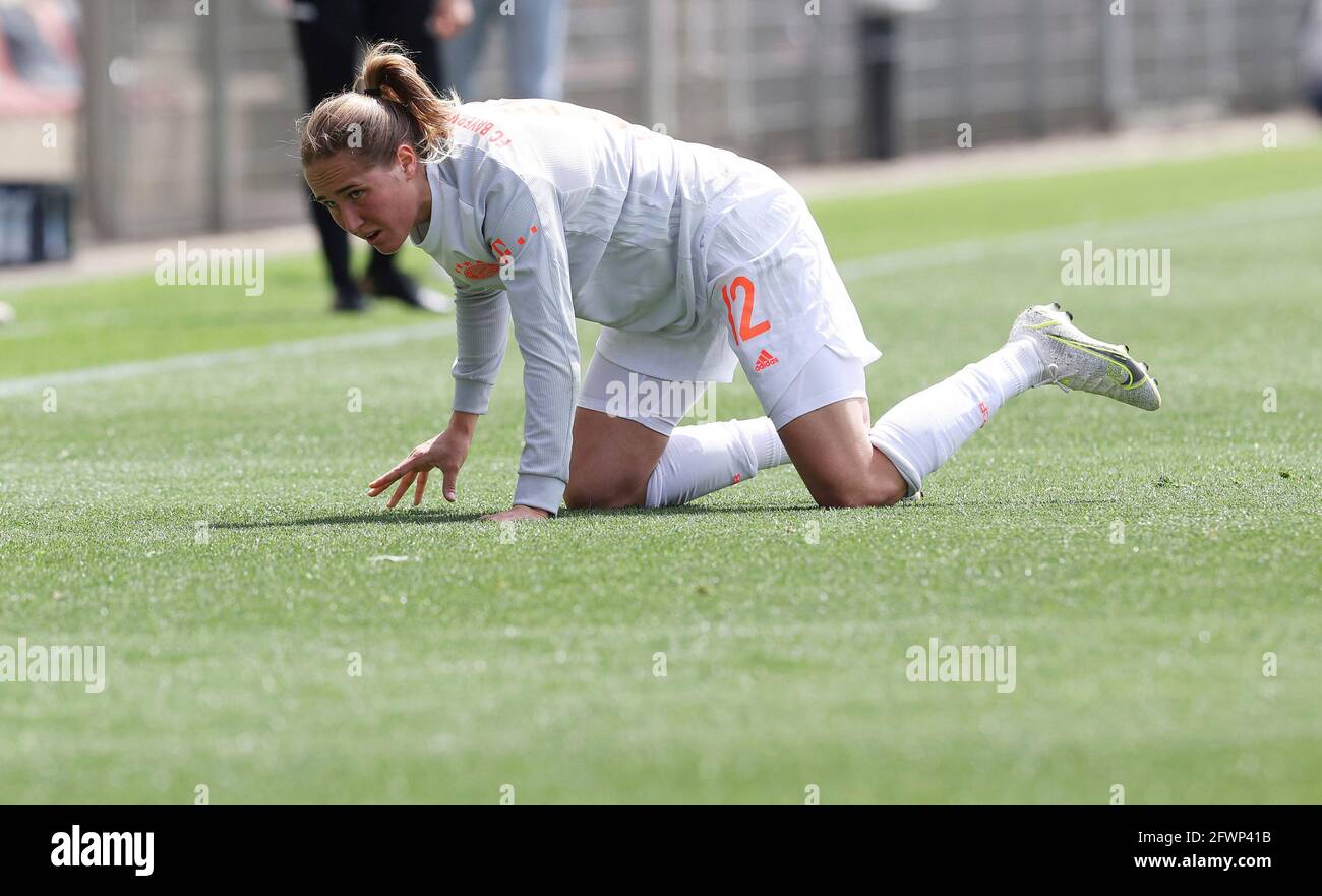 firo: 23.05.2021 Fuvuball: Fußball: 1. Bundesliga, Saison 2020/2021 Frauen, Damen Flyeralarm Buli Bayer Leverkusen - FC Bayern Mvºnchen München 0: 4 Sydney Lohmann, am Boden. Stockfoto