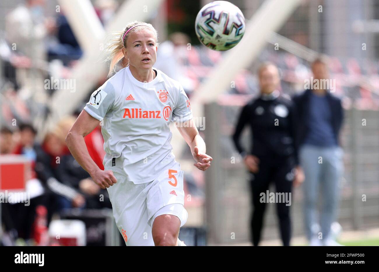 Leverkusen, Deutschland. 23. Mai 2021. firo: 23.05.2021 Fuvuball: Fußball: 1. Bundesliga, Saison 2020/2021 Frauen, Damen Flyeralarm Buli Bayer Leverkusen - FC Bayern Mvºnchen München 0: 4 Hanna Glas, Einzelaktion, Bayern. Kredit: dpa/Alamy Live Nachrichten Stockfoto