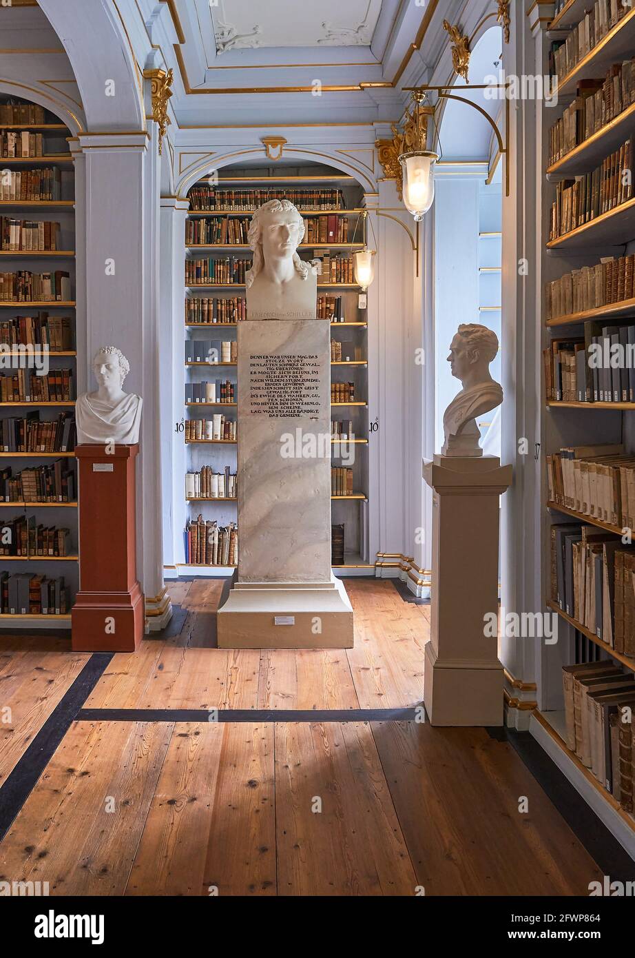 Anna Amalia Bibliothek Weimar mit Old Inkunable und Skulpturen Stockfoto