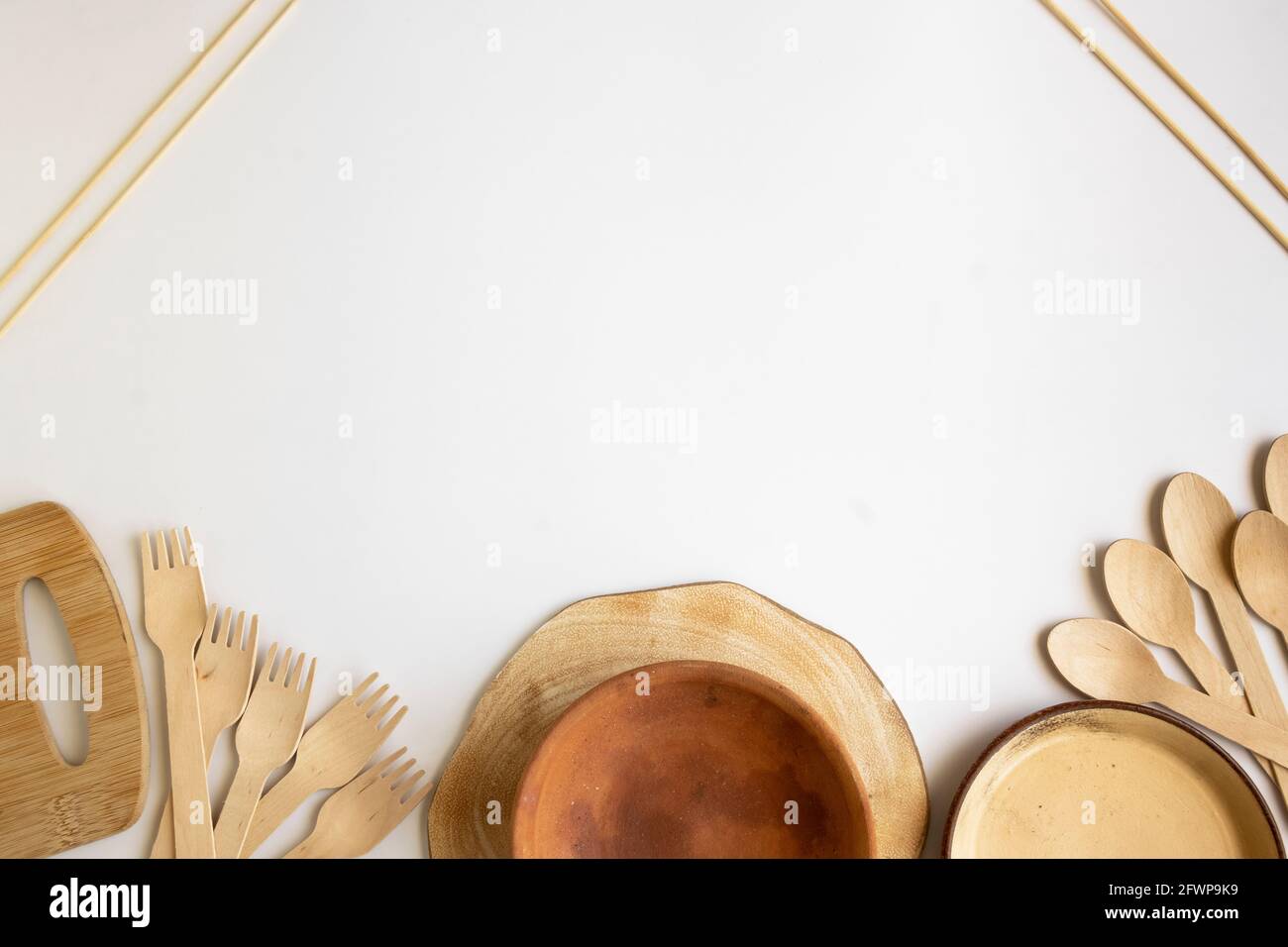 Umweltfreundliche wiederverwendbare Küchenutensilien. Ökologie, Recycling, kein Kunststoff, Null-Abfall-Konzept Stockfoto