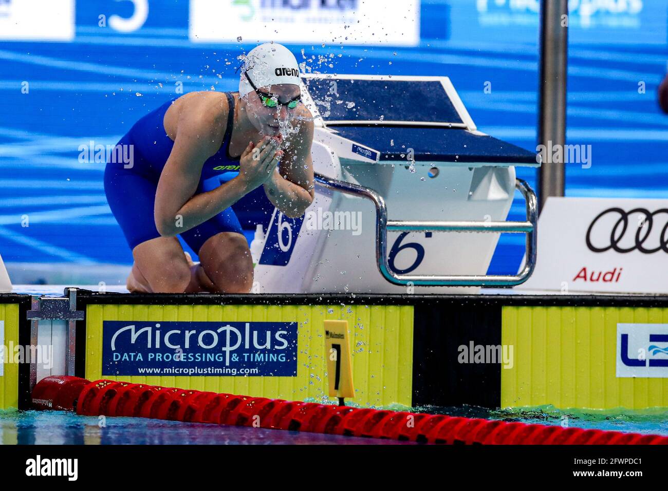 BUDAPEST, UNGARN - MAI 23: Die Ungarin Ajna Kesely startet beim 400-m-Freistil-Finale der Frauen während der len Schwimmeuropameisterschaften Stockfoto