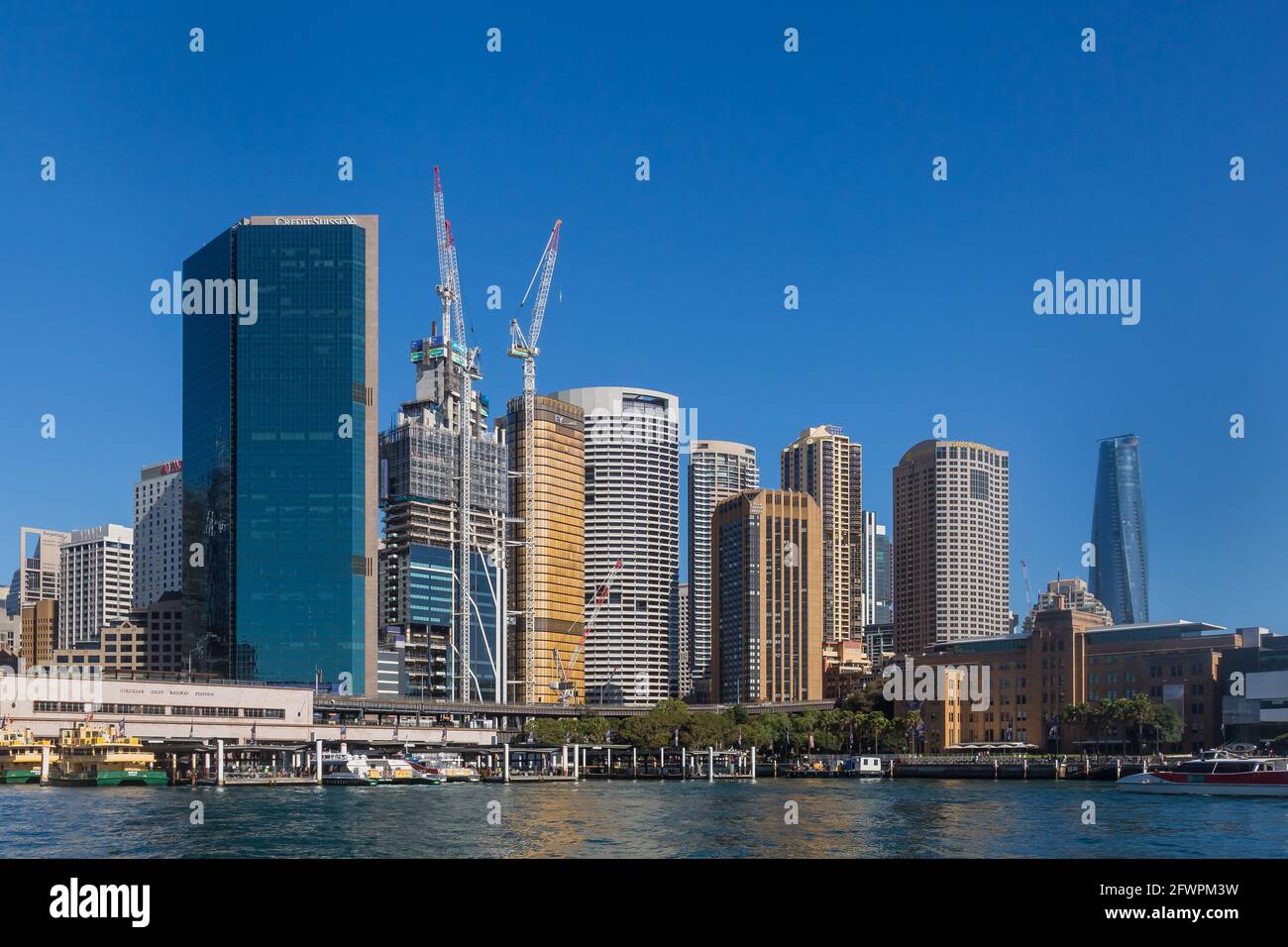 Blick auf den Circular Quay, wenn Sie mit der Fähre von Rose Bay, Sydney, Australien, ankommen. Stockfoto