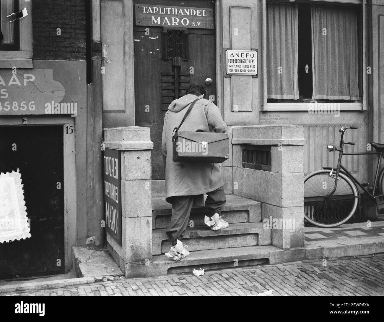 Nasse Schuhe Schwarzweiss Stockfotos Und Bilder Alamy
