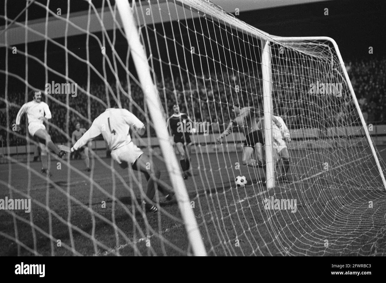 Niederlande gegen Luxemburg 8-0, 17. November 1971, Sport, Fußball, Niederlande, 20. Jahrhundert Presseagentur Foto, Nachrichten zu erinnern, Dokumentarfilm, historische Fotografie 1945-1990, visuelle Geschichten, Menschliche Geschichte des zwanzigsten Jahrhunderts, Momente in der Zeit festzuhalten Stockfoto