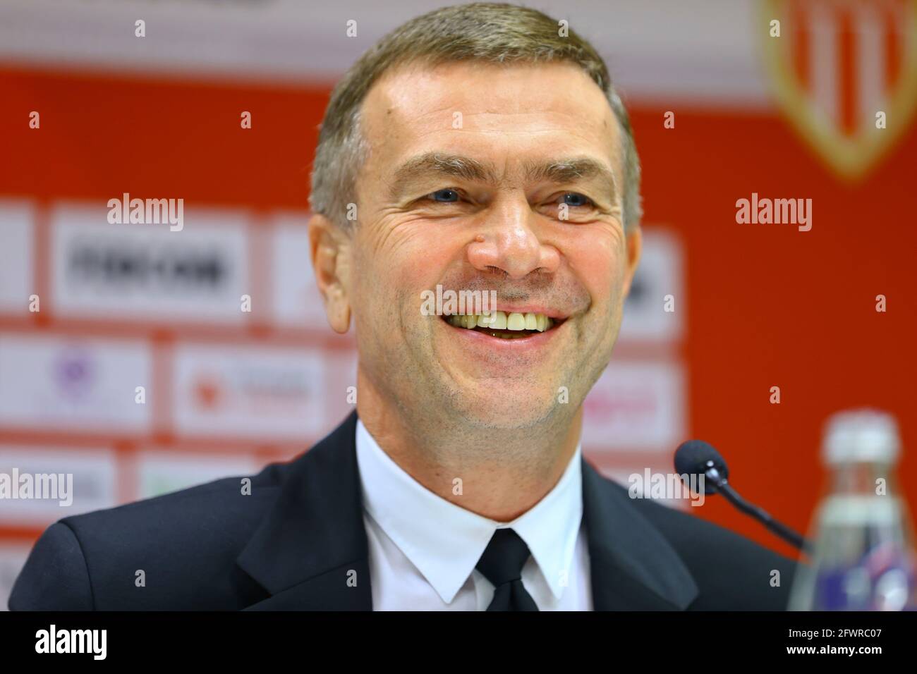 Monaco, Monte-Carlo – 24. Mai 2021: PRESSEKONFERENZ ZUR SAISONFINALE VON MONACO mit Oleg Petrov, Vizepräsident und Generaldirektor im Stade Louis II Monaco. Fußball Stockfoto