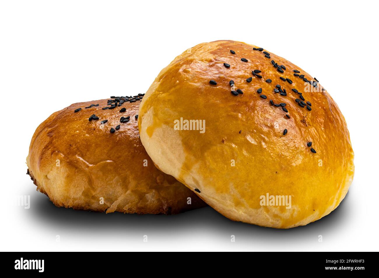 Seitenansicht des Hamburgerbrötens auf weißem Hintergrund mit Beschneidungspfad. Stockfoto