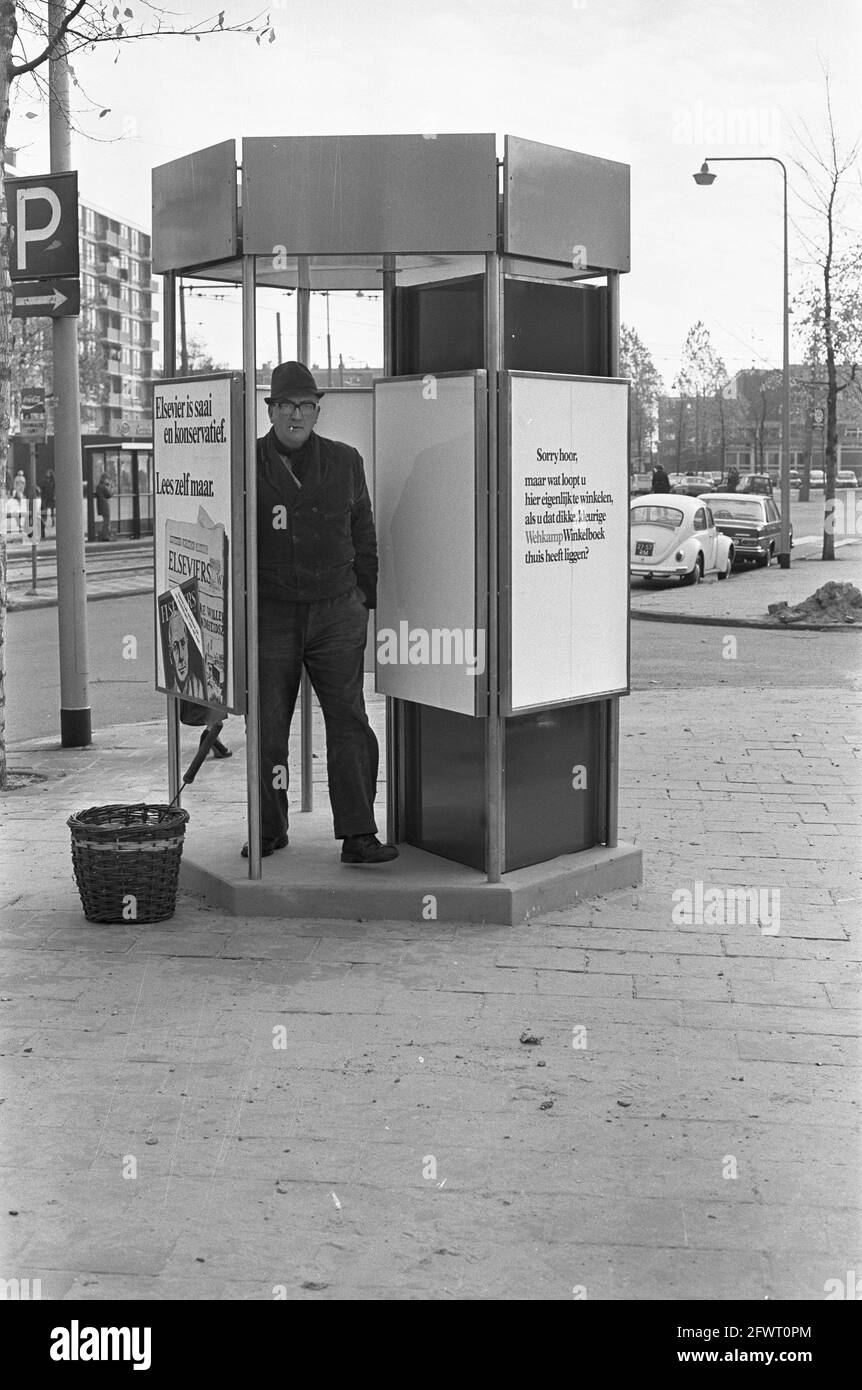 Neues Modell Urinal (auch Werbespalte) auf Osdorperplein Amsterdam, 25. Oktober 1972, Niederlande, Presseagentur des 20. Jahrhunderts, Foto, Nachrichten zu erinnern, Dokumentarfilm, historische Fotografie 1945-1990, visuelle Geschichten, Menschliche Geschichte des zwanzigsten Jahrhunderts, Momente in der Zeit festzuhalten Stockfoto