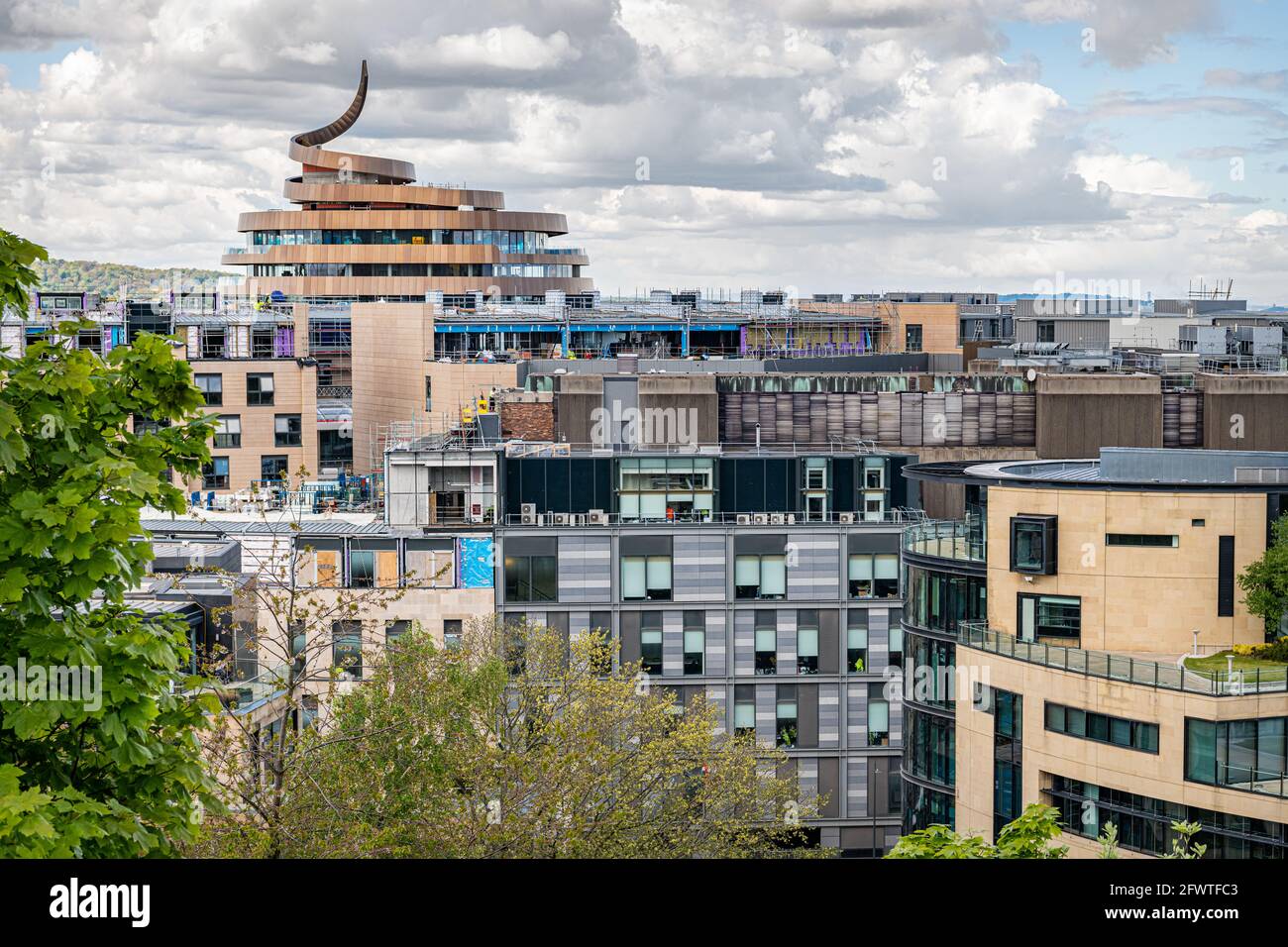 Blick auf die Skyline von Edinburgh und das neue St James Quarter Gebäude vom Carlton Hill nach Westen Stockfoto