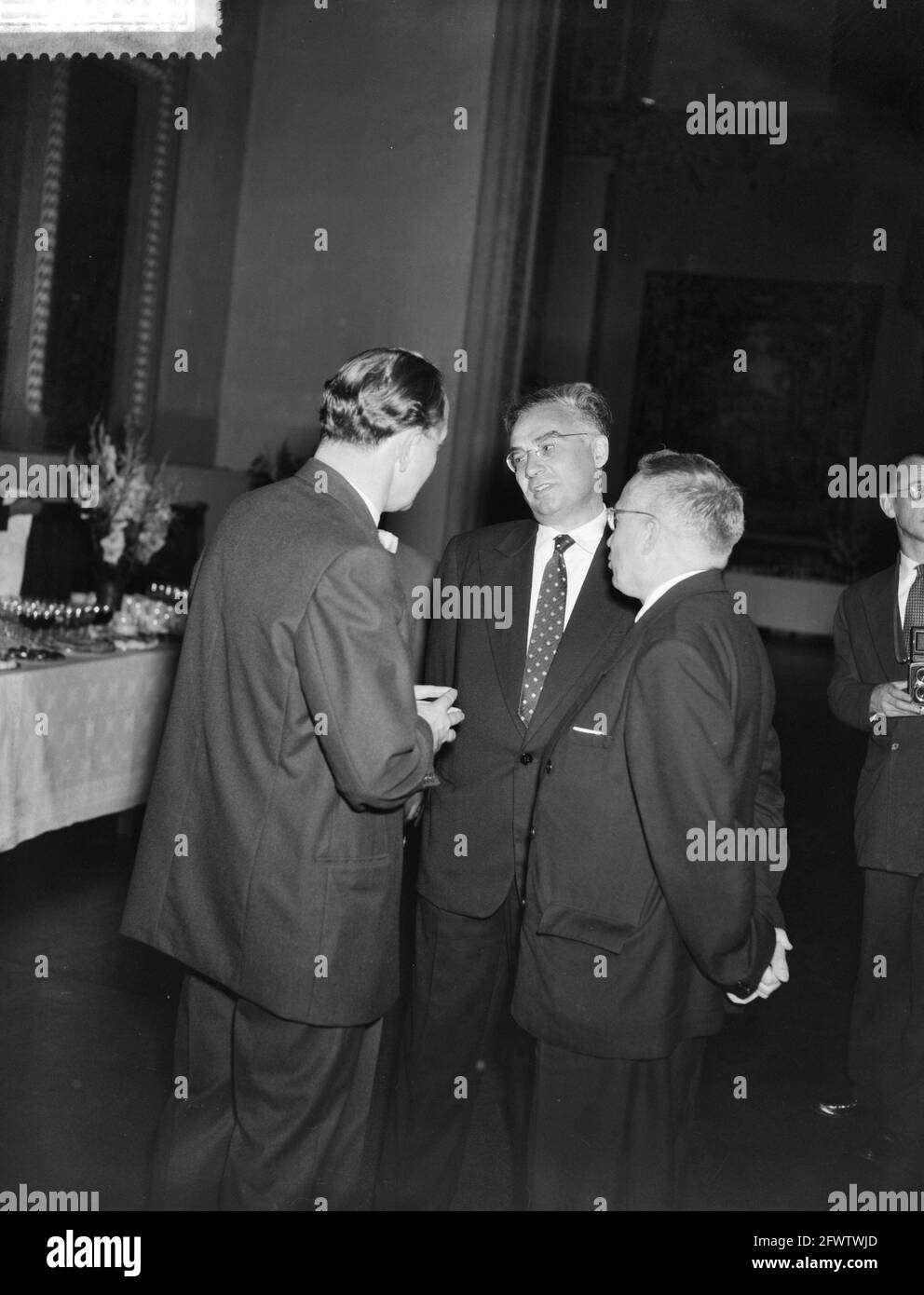 Empfang des 9. Kongresses der Internationalen Föderation für Raumfahrt durch den Stadtrat von Amsterdam, 25. August 1958, Einnahmen, Niederlande, 20. Jahrhundert Presseagentur Foto, Nachrichten zu erinnern, Dokumentarfilm, historische Fotografie 1945-1990, visuelle Geschichten, Menschliche Geschichte des zwanzigsten Jahrhunderts, Momente in der Zeit festzuhalten Stockfoto