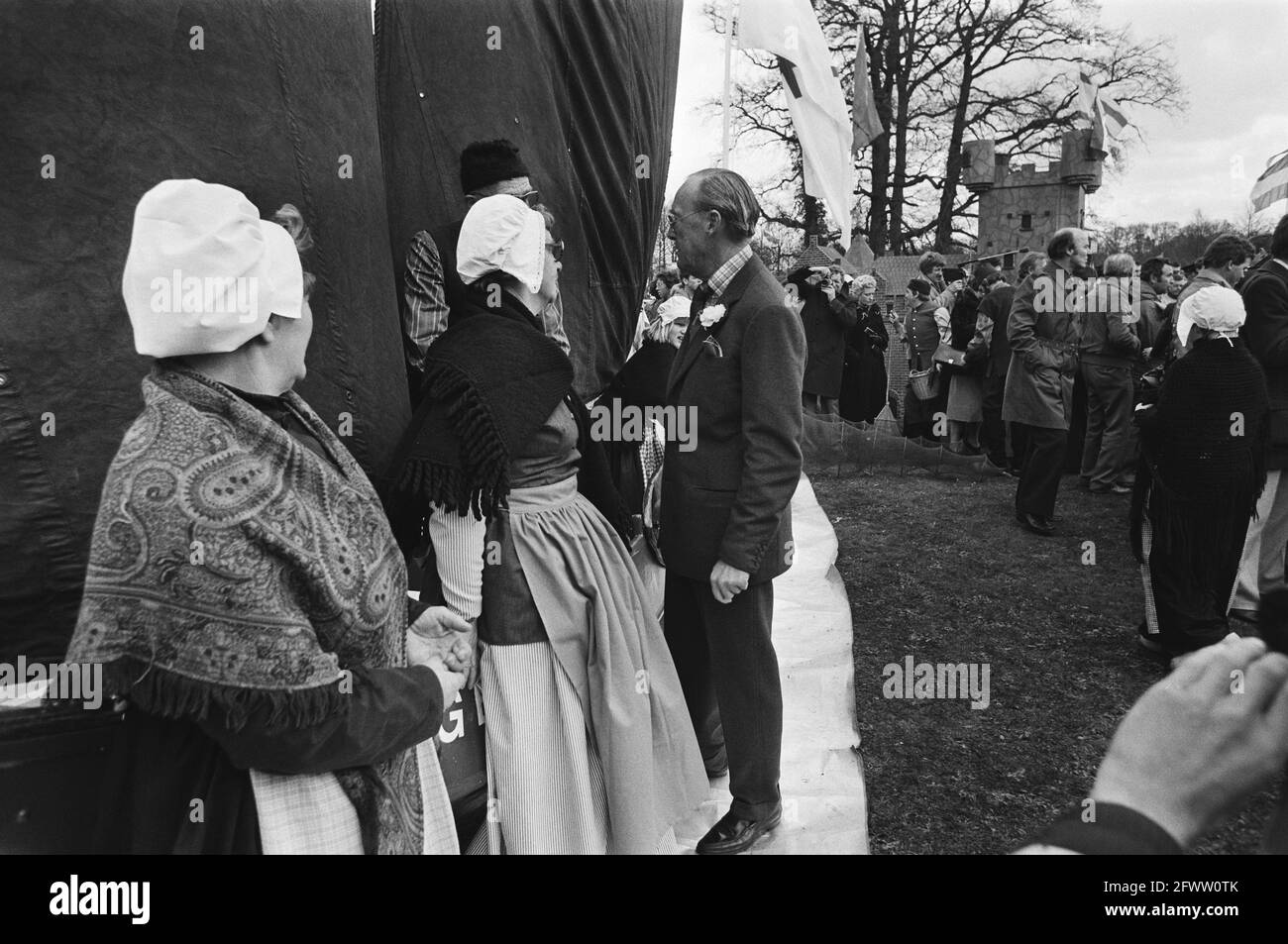 Auf dem zentralen Platz, 30. April 1979, Paraden, die Niederlande, 20. Jahrhundert Presseagentur Foto, Nachrichten zu erinnern, Dokumentarfilm, historische Fotografie 1945-1990, visuelle Geschichten, Menschliche Geschichte des zwanzigsten Jahrhunderts, Momente in der Zeit festzuhalten Stockfoto