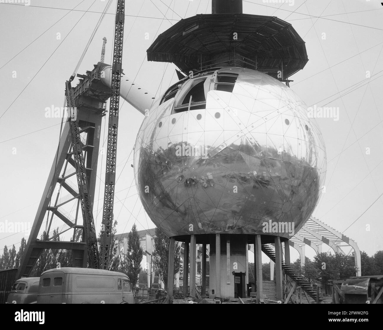 Bau der Weltausstellung in Brüssel, 21. August 1957, BAU, WELTAUSSTELLUNGEN, Niederlande, Presseagentur des 20. Jahrhunderts, Foto, Nachrichten zum erinnern, Dokumentarfilm, historische Fotografie 1945-1990, visuelle Geschichten, Menschliche Geschichte des zwanzigsten Jahrhunderts, Momente in der Zeit festzuhalten Stockfoto