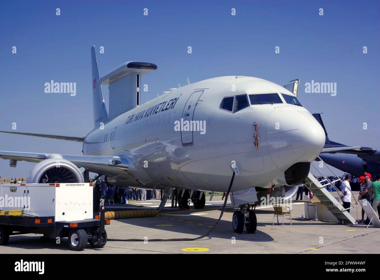 Mehrere Flugzeuge der türkischen Luftwaffe, darunter die Boeing 737 AEW-C, versammeln sich zur Feier des 100-jährigen Jubiläums der türkischen Luftwaffe/ Stockfoto