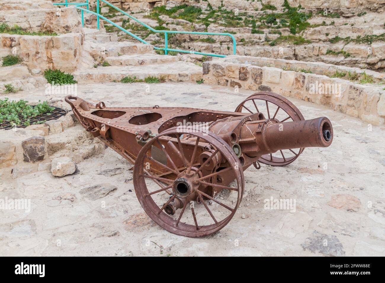 Kanone auf den Ruinen der Burg Karak, Jordanien Stockfoto