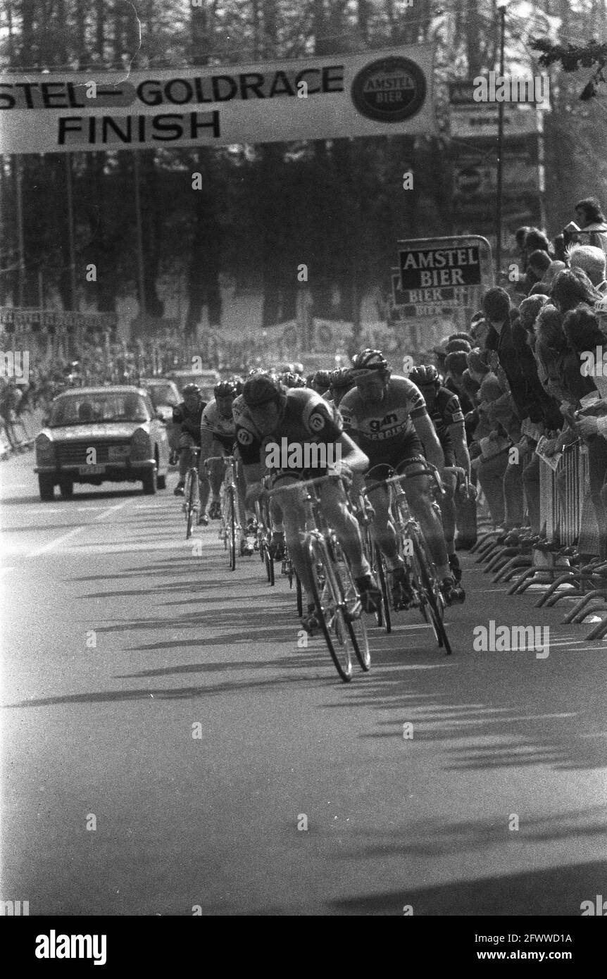 Amstel Goldrace, nein 22a Finish Kneteman, nein 25a Knetemann Lead, 13. April 1974, Radfahren, Niederlande, 20. Jahrhundert Presseagentur Foto, Nachrichten zu erinnern, Dokumentarfilm, historische Fotografie 1945-1990, visuelle Geschichten, Menschliche Geschichte des zwanzigsten Jahrhunderts, Momente in der Zeit festzuhalten Stockfoto