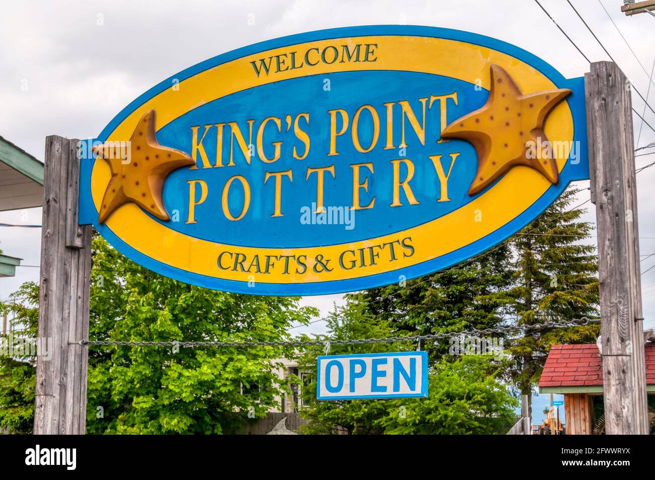 Schild für die King's Point Pottery Craft Gallery & Gift Shop in King's Point, Neufundland. Stockfoto