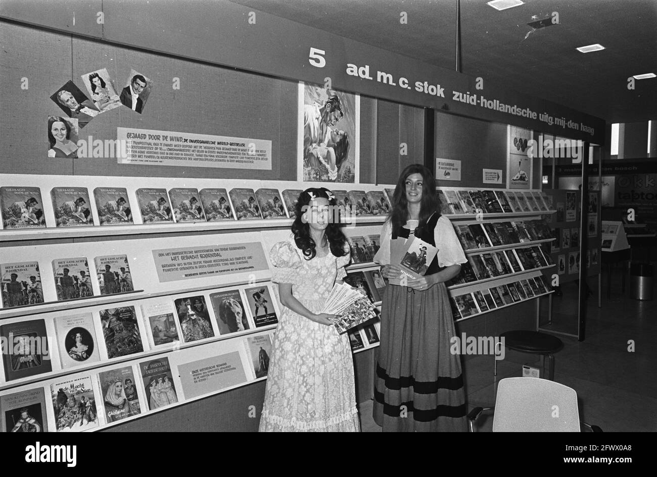 Assignment World Chronicle Stand Buchmarkt, 11. Oktober 1968, BUCHMÄRKTE, Stände, Niederlande, Presseagentur des 20. Jahrhunderts, Foto, Nachrichten zum erinnern, Dokumentarfilm, historische Fotografie 1945-1990, visuelle Geschichten, Menschliche Geschichte des zwanzigsten Jahrhunderts, Momente in der Zeit festzuhalten Stockfoto