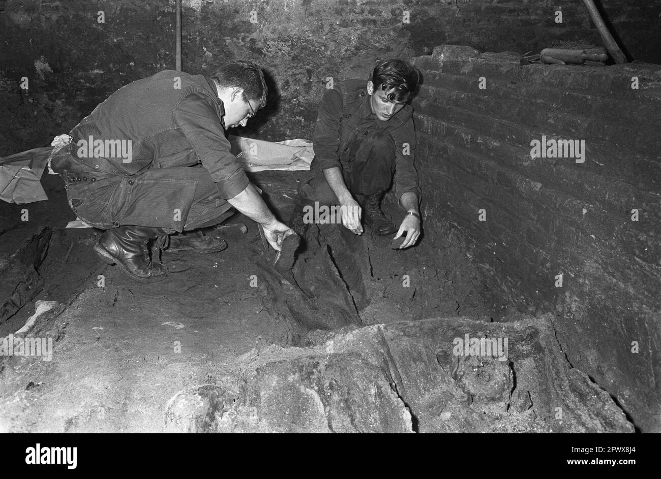 Einige Grabungsfachleute in Aktion, 8. August 1968, Grabungen, Niederlande, 20. Jahrhundert Presseagentur Foto, Nachrichten zu erinnern, Dokumentarfilm, historische Fotografie 1945-1990, visuelle Geschichten, Menschliche Geschichte des zwanzigsten Jahrhunderts, Momente in der Zeit festzuhalten Stockfoto