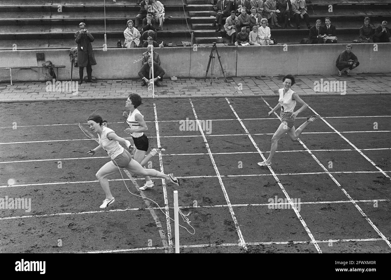 Leichtathletik Niederlande gegen England, kein 14 Ziel 100 Meter kein 15 Mary rant (Weltrekordhalter Weitsprung) Englisch, 6. September 1964, ATLETIK, T Stockfoto