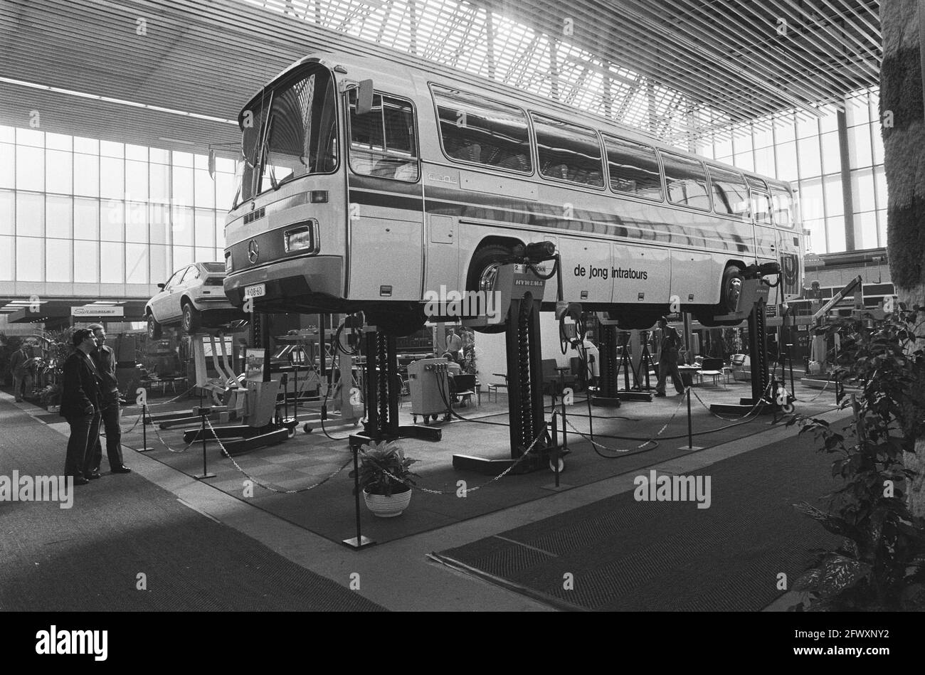 RAI autovak 1979; Bus im sogenannten Radhandlift, 26. März 1979, Autobusse, Ausstellungen, Aufzüge, Niederlande, Presseagentur des 20. Jahrhunderts Stockfoto