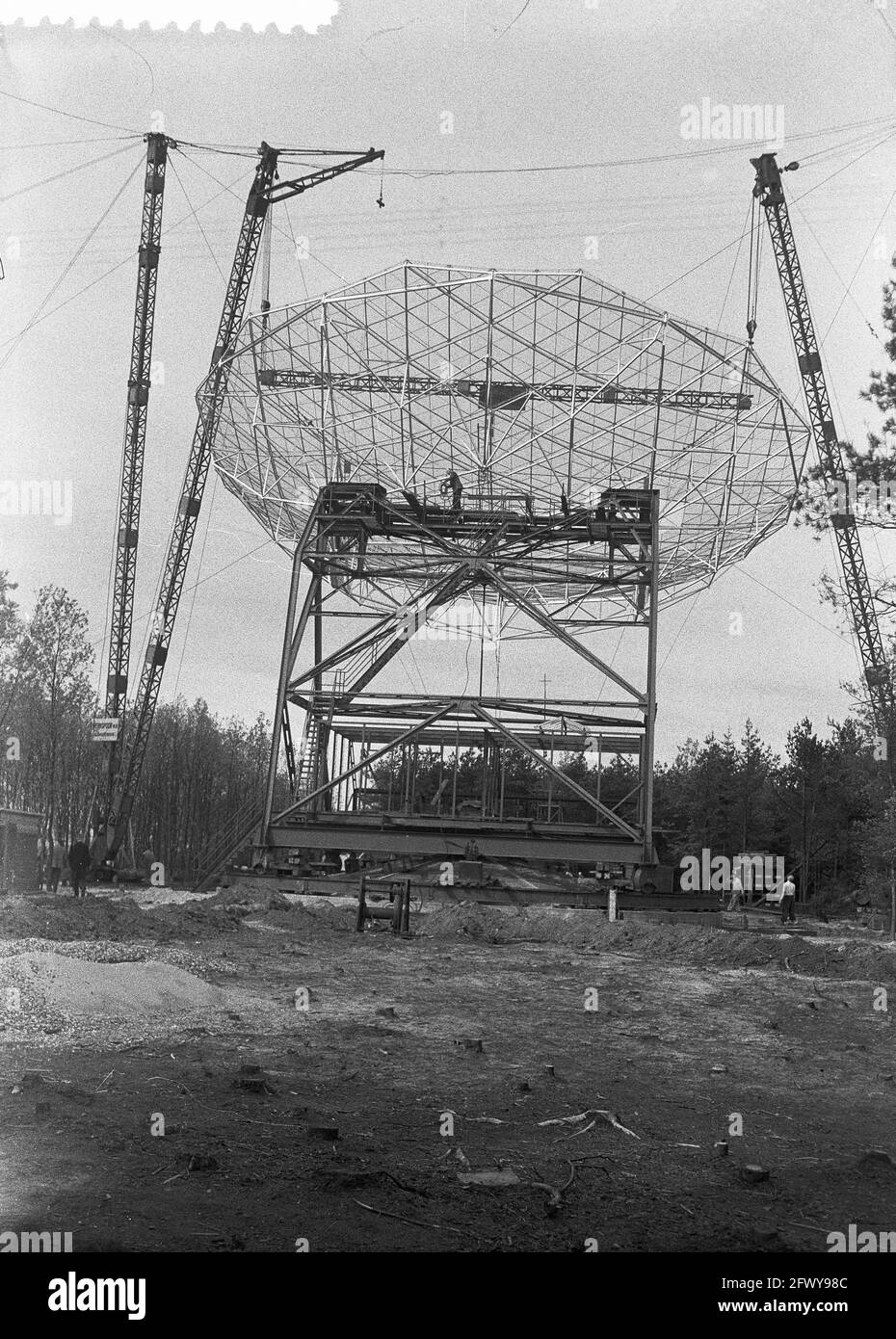 Radioteleskop in Dwingeloo, 1. Juni 1955, RADIOTELESCOPES, Niederlande, 20. Jahrhundert Presseagentur Foto, Nachrichten zu erinnern, dokumentarisch, historisch Stockfoto