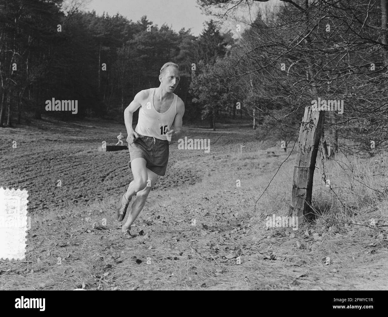 Leichtathletik. Niederländische Cross-Country-Meisterschaften 12 Kilometer in Arnhem. J. Adriaanse First, 2. März 1952, Leichtathletik, Sport, Niederlande, 20. Jh. Stockfoto