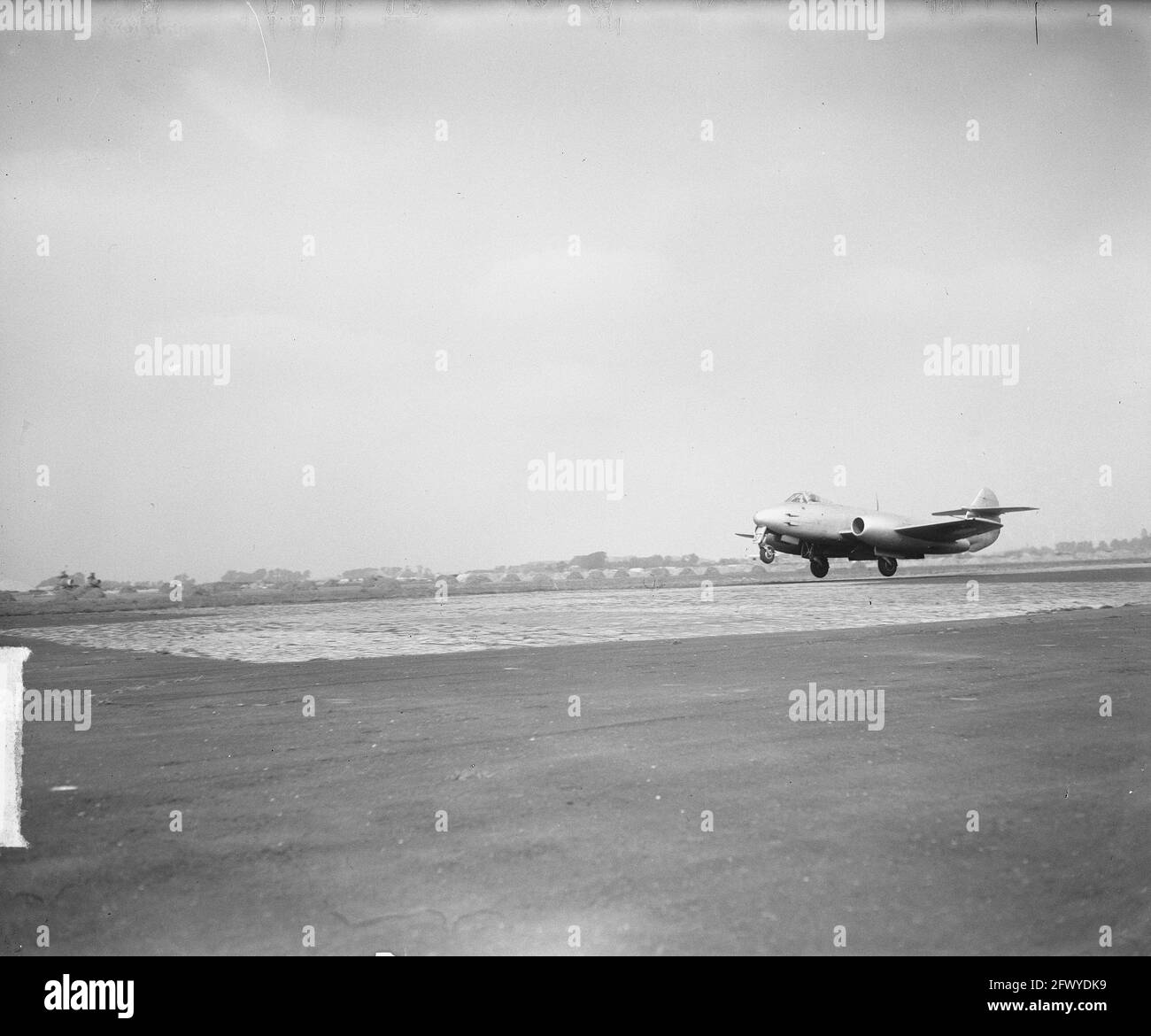 Rekordflug Gloster Meteor über Ameland, 28. August 1949, Niederlande, Foto der Presseagentur des 20. Jahrhunderts, zu erinnerende Nachrichten, Dokumentarfilm, historische Fotografie 1945-1990, visuelle Geschichten, Menschliche Geschichte des zwanzigsten Jahrhunderts, Momente in der Zeit festzuhalten Stockfoto