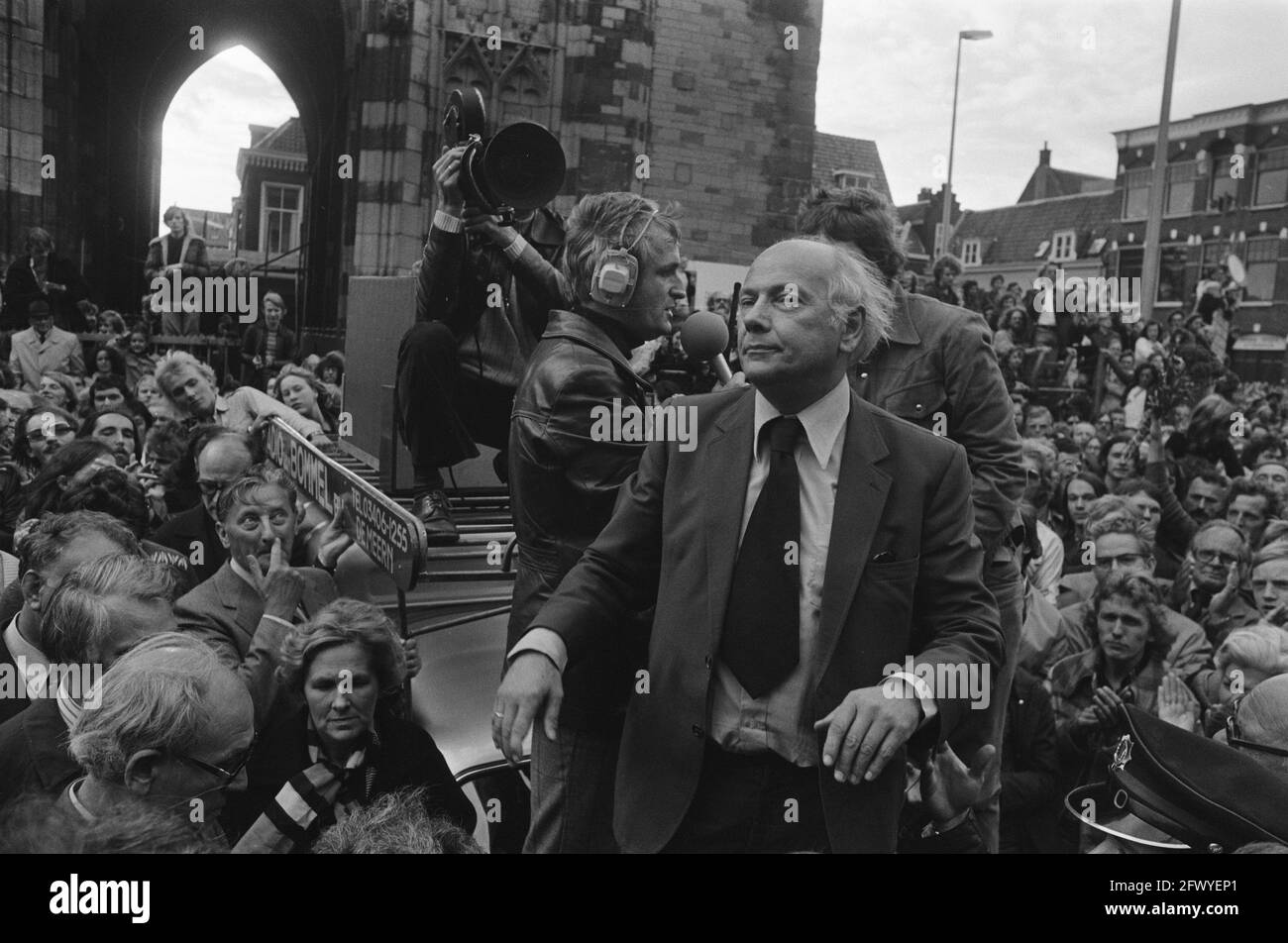 Regierung demonstriert in Utrecht gegen Todesurteile in Spanien; Premierminister Den Uyl während einer Rede am 27. September 1975, Premierminister, Reden, Niederlande, Presseagentur des 20. Jahrhunderts, Foto, Nachrichten zum erinnern, Dokumentarfilm, historische Fotografie 1945-1990, visuelle Geschichten, Menschliche Geschichte des zwanzigsten Jahrhunderts, Momente in der Zeit festzuhalten Stockfoto