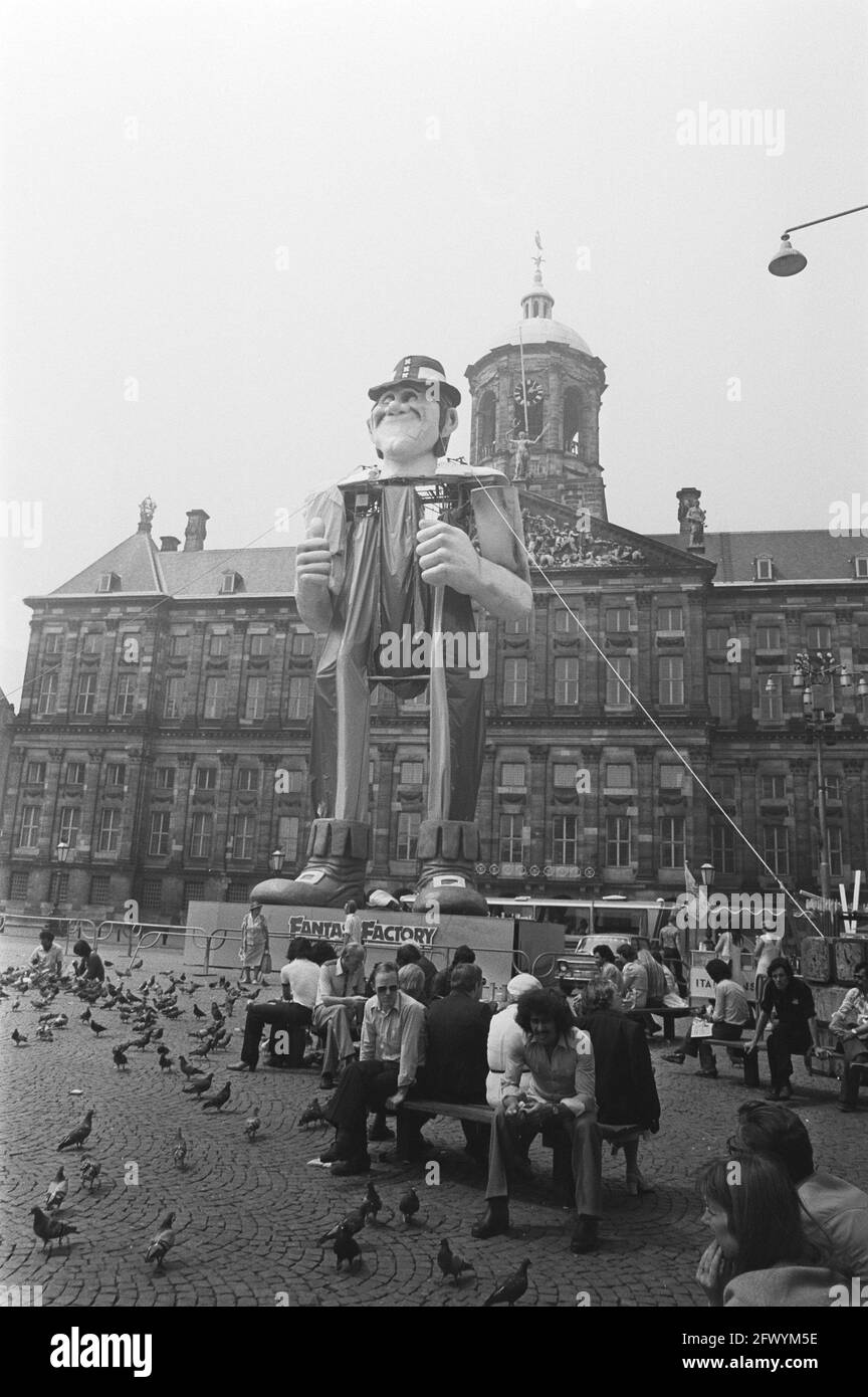 Giant on the Dam, 3. Juni 1978, Giants, Niederlande, 20. Jahrhundert Presseagentur Foto, Nachrichten zu erinnern, Dokumentarfilm, historische Fotografie 1945-1990, visuelle Geschichten, Menschliche Geschichte des zwanzigsten Jahrhunderts, Momente in der Zeit festzuhalten Stockfoto