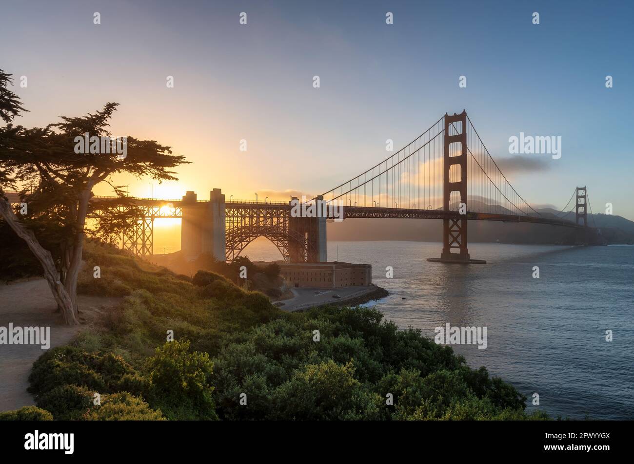 Golden Gate Bridge bei Sonnenuntergang in San Francisco, Kalifornien Stockfoto